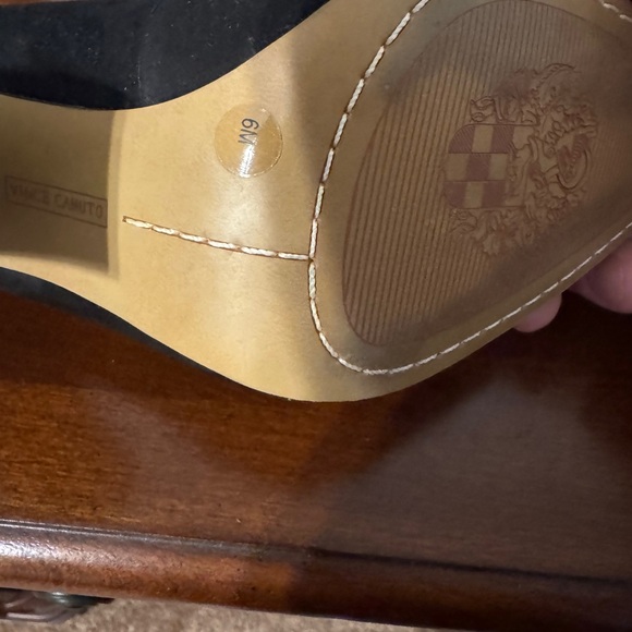 Vince Camuto Ableen block heels- black suede - Picture 7 of 7